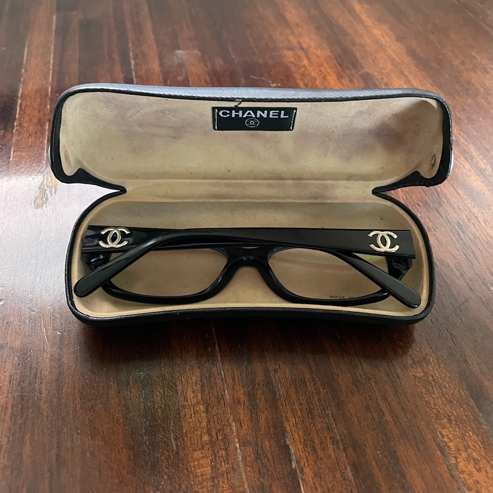 CHANEL Elegant Black Eyewear with Case